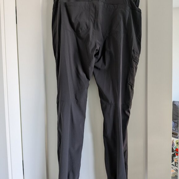 Outdoor Research | Women's "Ferrosi" Waterproof Pants | Size 10 - Picture 2 of 6